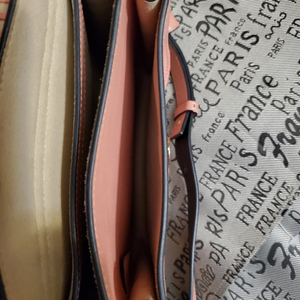 (SOLD)Authentic Chloe Hudson in salmon rose color - Picture 5 of 12